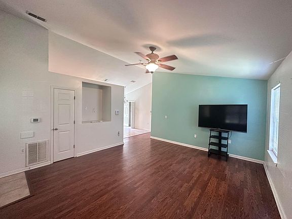 2nd image of 4910 Poinsetta Ave