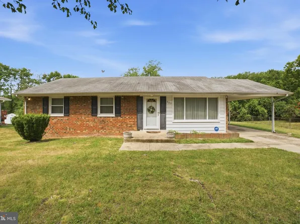 907 Logwood Rd, Capitol Heights, MD 20743