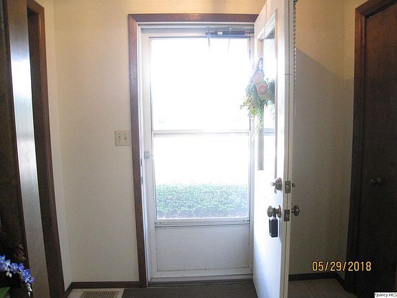 2nd image of 3429 S Glendale Dr