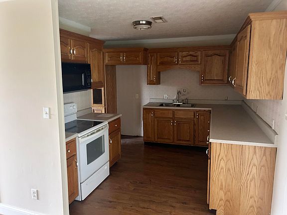 4th image of 105 Chenault St