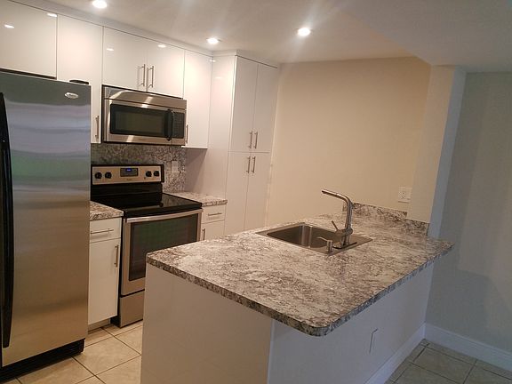 2nd image of 2725 W 64th Pl #51-12