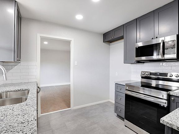 3rd image of 213/215 Palo Verde Dr