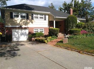 109 Wilson St, Garden City, NY 11530