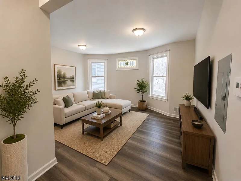 244 Halsted St #1