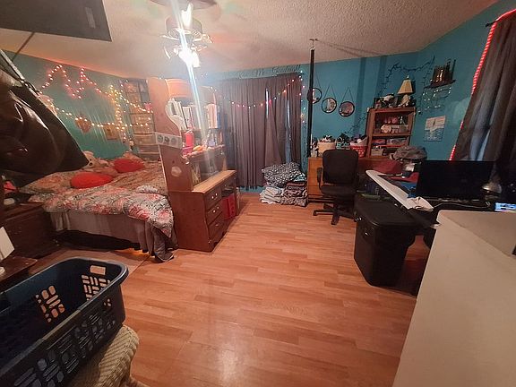 3rd image of 110 Blinkin Ave