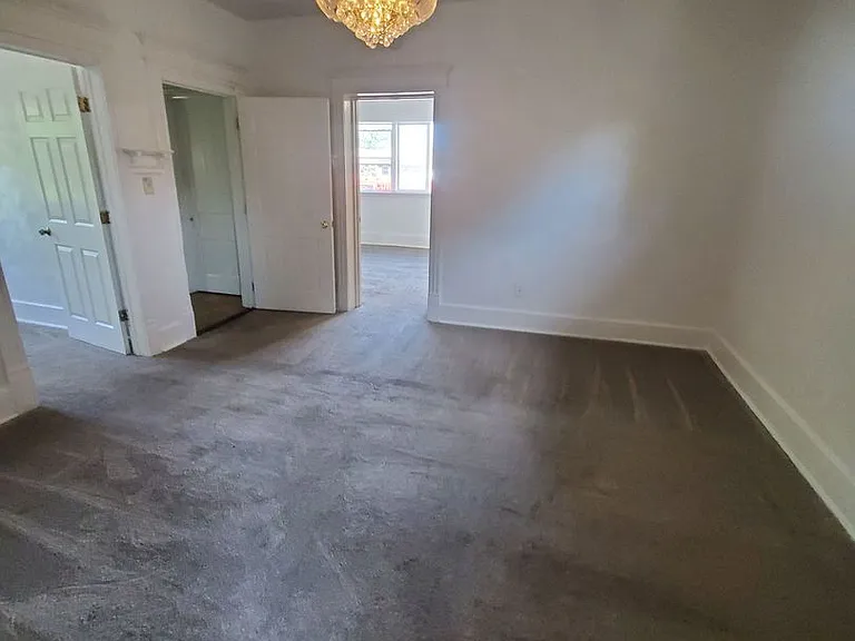 519-521 W Keefe Ave. (Duplex) — Photo 5