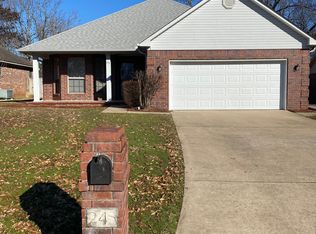 245 Pickwicket Dr, Conway, AR 72034
