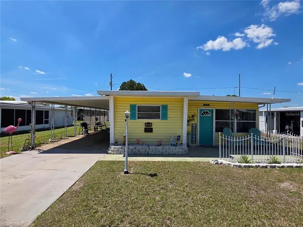 5239 Flint St, Zephyrhills, FL 33542