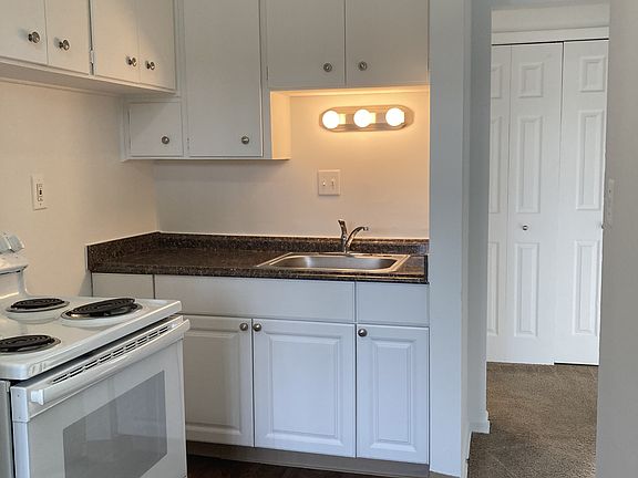 3rd image of 28721 Jefferson Ave APT 203