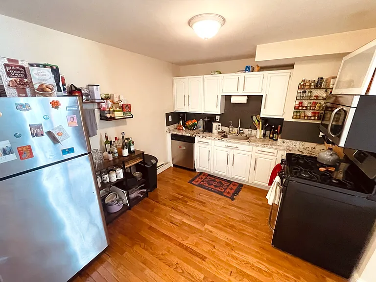 238 Everett St #2-E — Photo 5