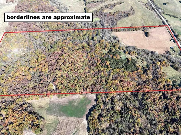 210th Ave, Cincinnati, IA 52549