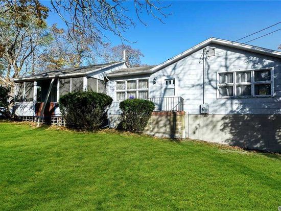 59 E Tiana Rd Hampton Bays Ny 11946 Zillow