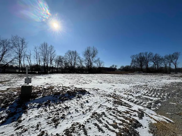 6 Blue Bird Pie Rd, Mitchell, IN 47446