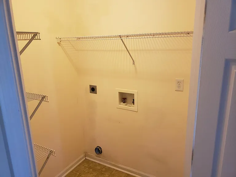 131 Cedarland Dr — Photo 16