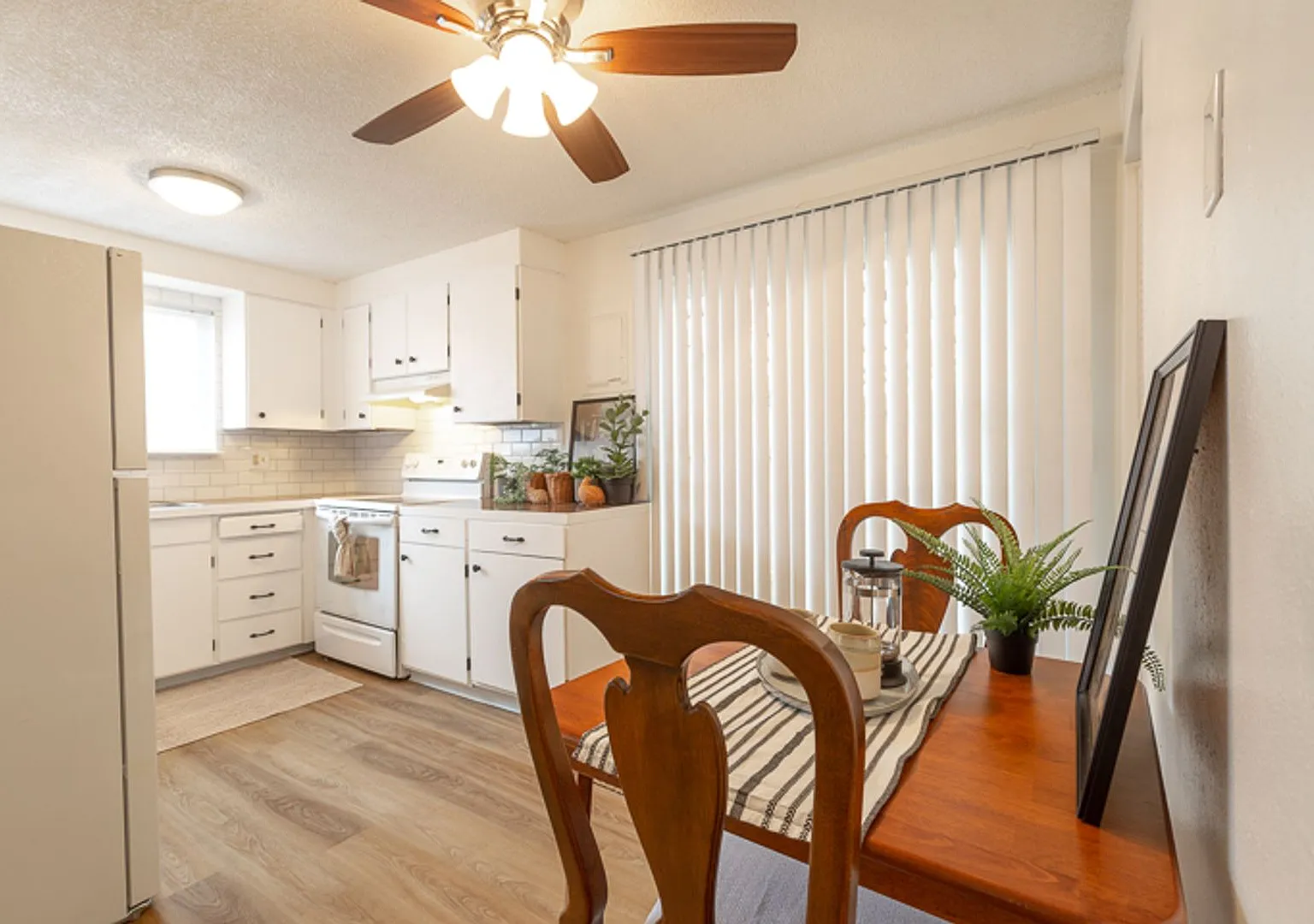 Olive Park Avenue Apartments — Photo 2