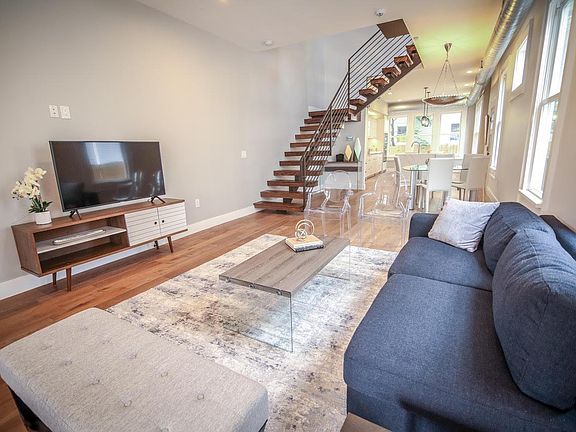4th image of 326 Lexington Ave #102