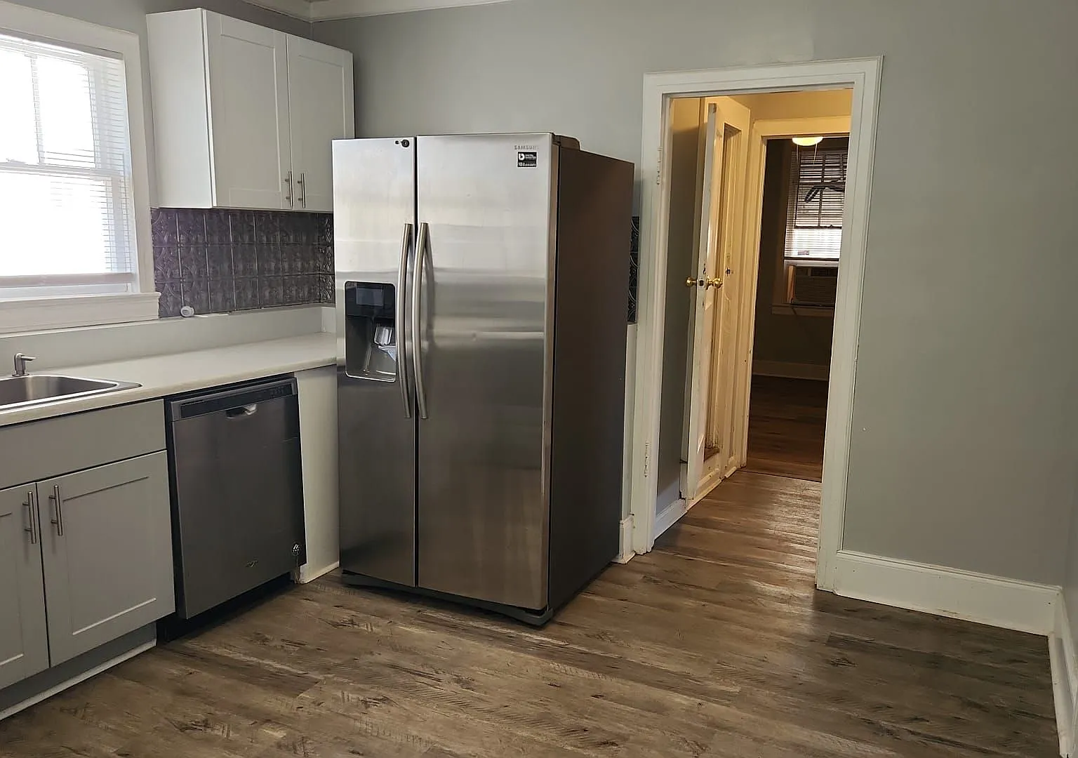 3 Keith Ave — Photo 2