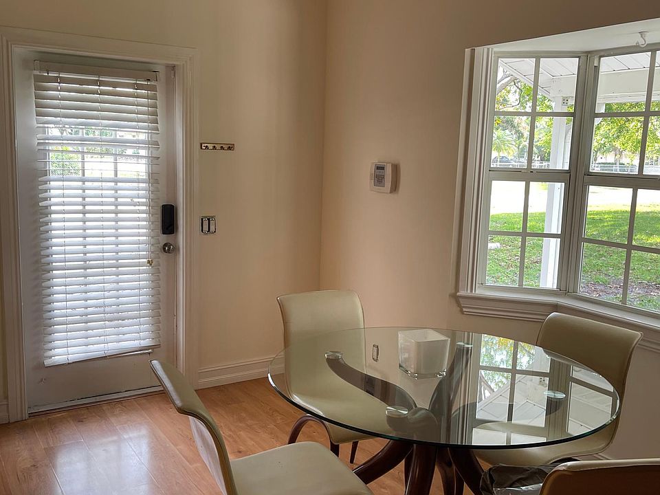 Dining area in kitchen
