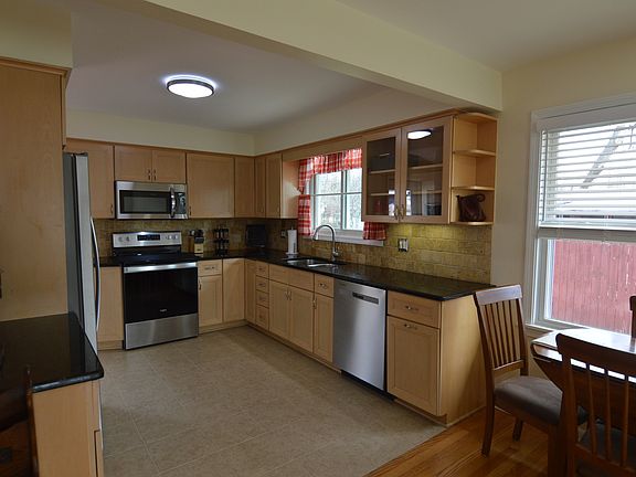 2nd image of 744 McKinley Ave