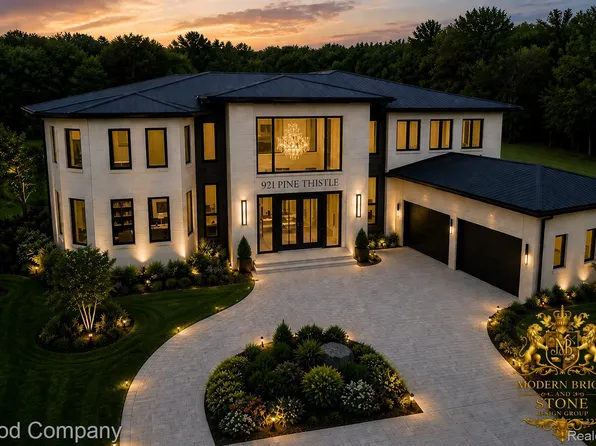 921 Pine Thistle Ln, Bloomfield Hills, MI 48302