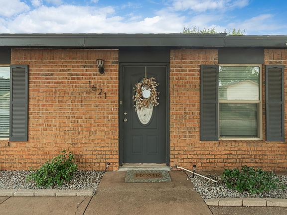 2nd image of 1621 Grandview E