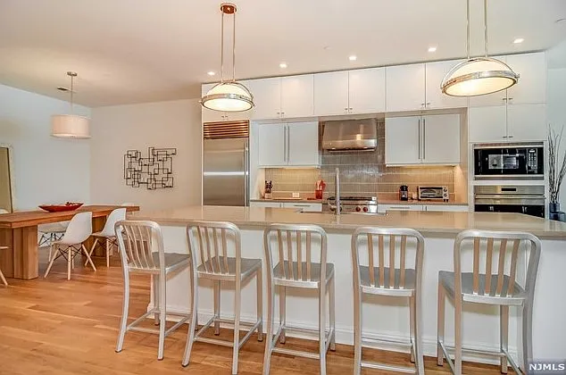 9 Somerset Ln #405 — Photo 5