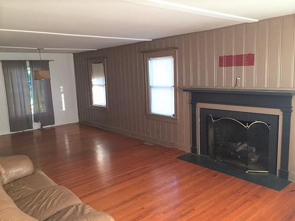 5th image of 1515 Wilson St