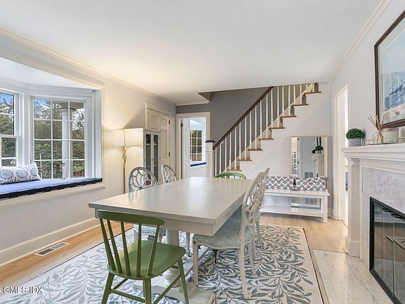 3rd image of 117 Blackwood Ln