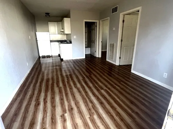 Manhattan 8-Plex, 102-116 N Manhattan Ave #114, Muncie, IN 47303