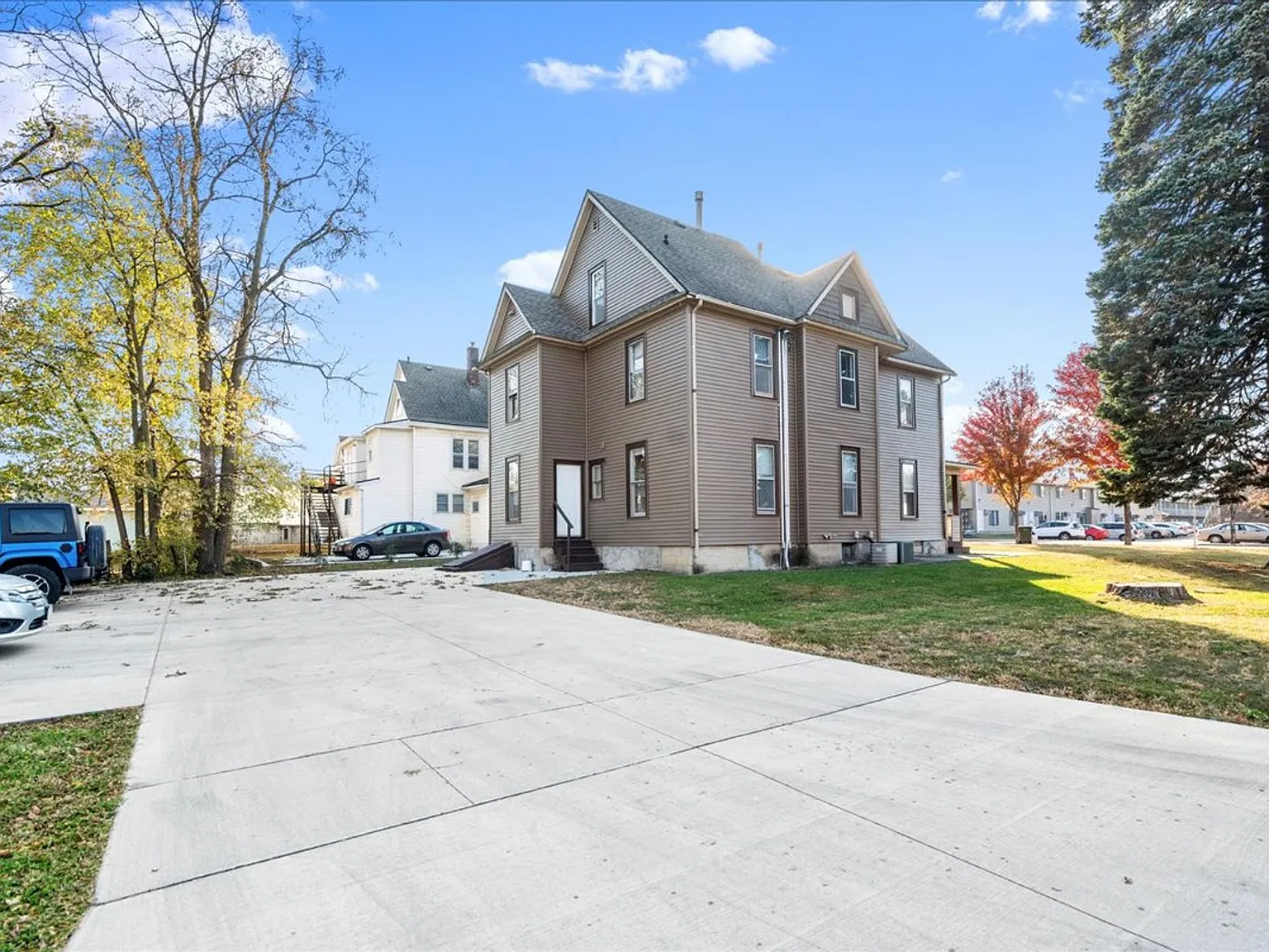 2104 College St — Photo 4