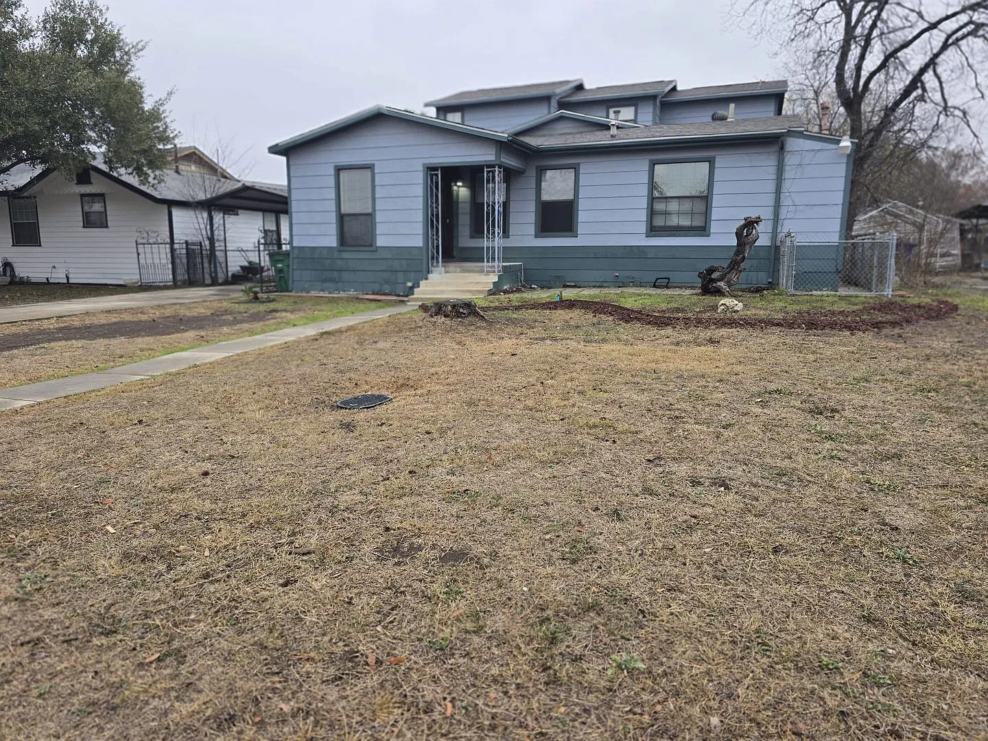 2710 W Craig — Photo 1