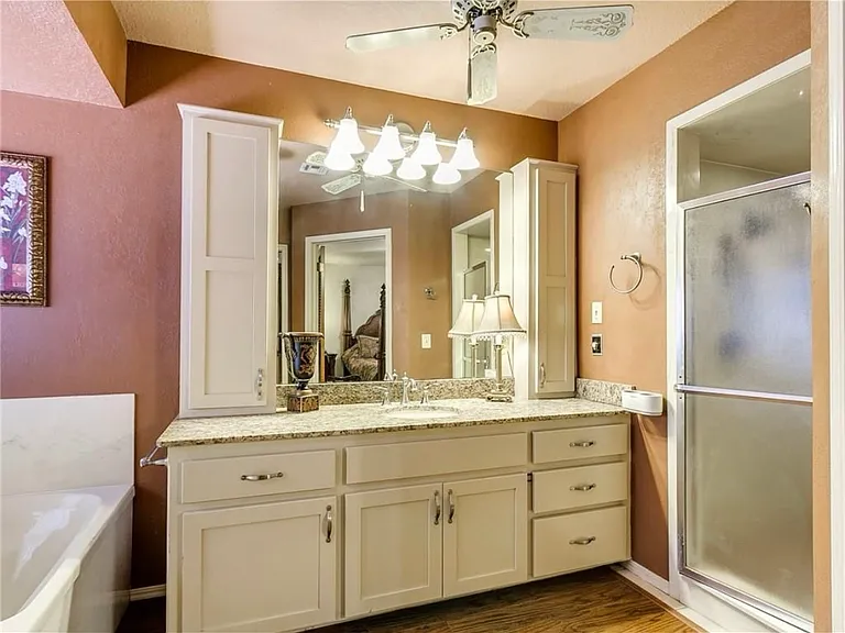 9116 Indian Creek Dr — Photo 14