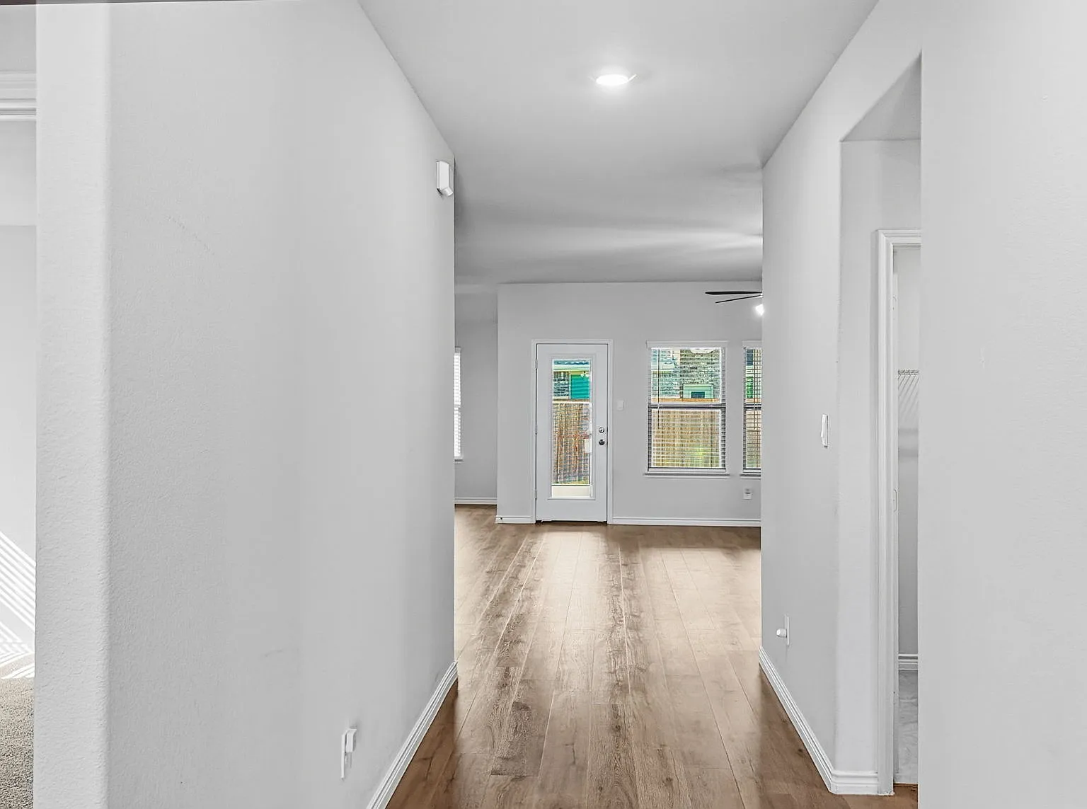 4 bed, 1847 sqft, $2,350 — Photo 4