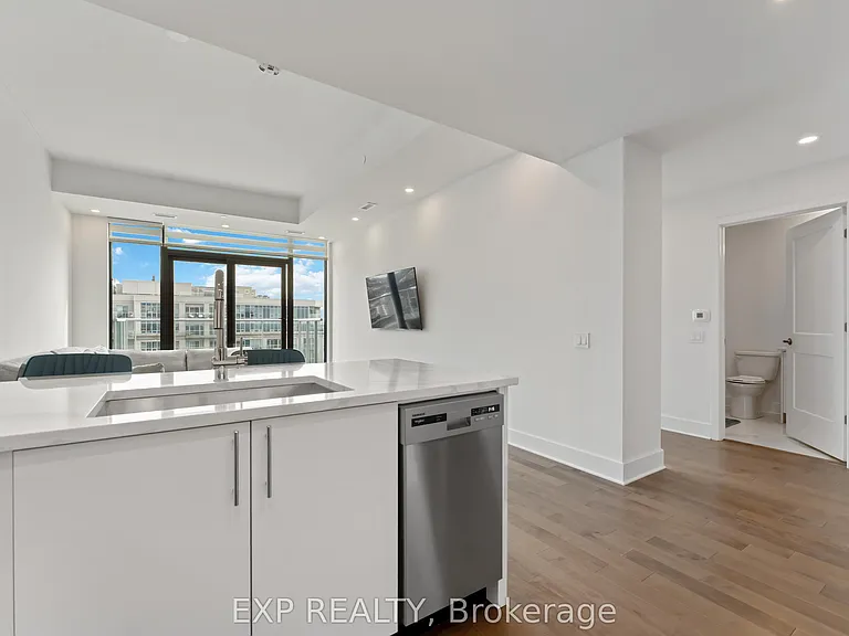 180 George St #2607 — Photo 30
