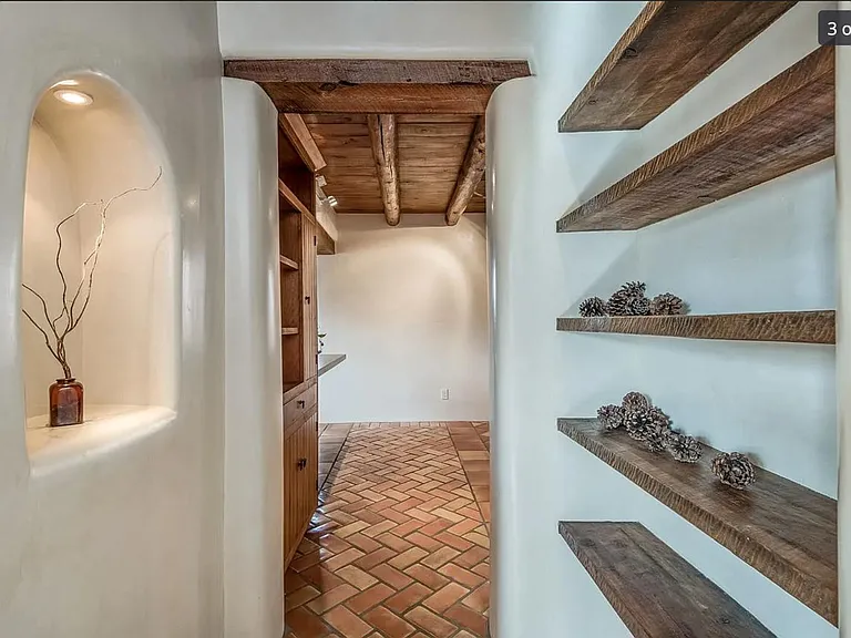 551 Onate Pl — Photo 5
