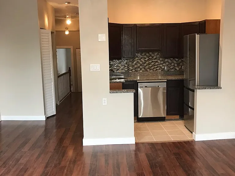 807 T St NW #B — Photo 7
