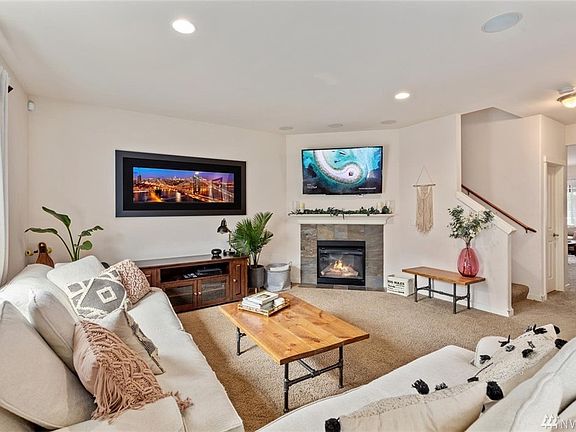 5th image of 1416 50th St NE
