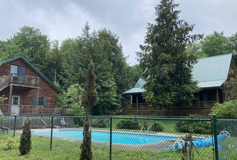 2nd image of 115 Beechwood Ln