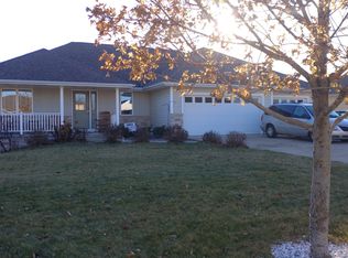 2889 Flowering Peach Dr, Green Bay, WI 54313