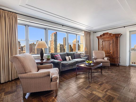 2nd image of 15 W 72nd St APT 27G
