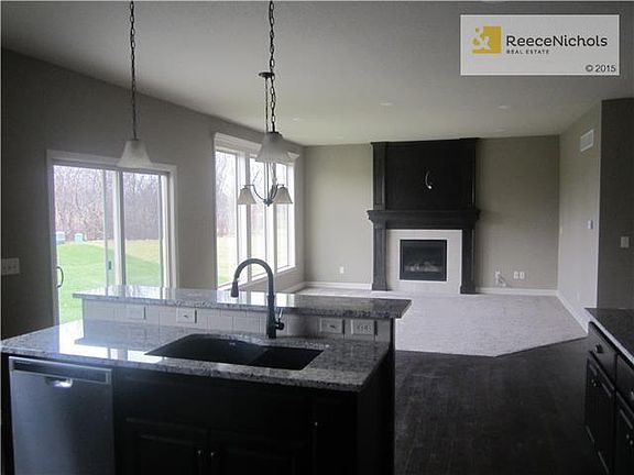 5th image of 1800 NE Woodview Ln