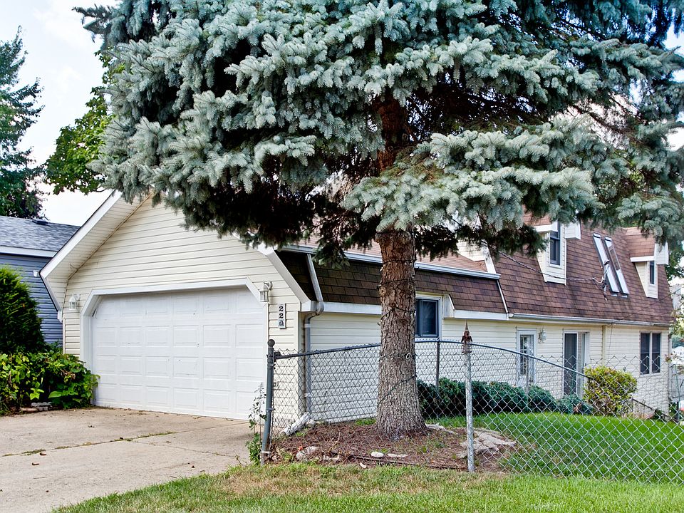 1st image of 22 N Lake Ave