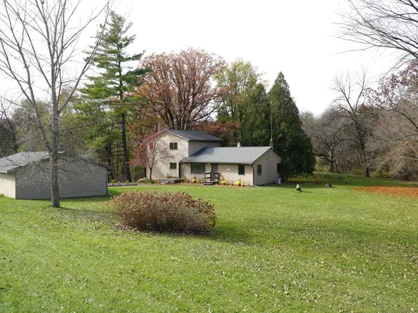 58686 State Highway 60, Prairie Du Chien, WI 53821