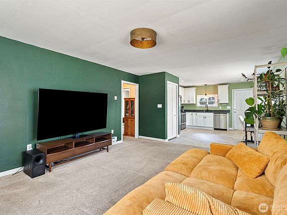3rd image of 14918 Grant Avenue SW