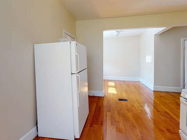 15-17 Langdon St #17 — Photo 7