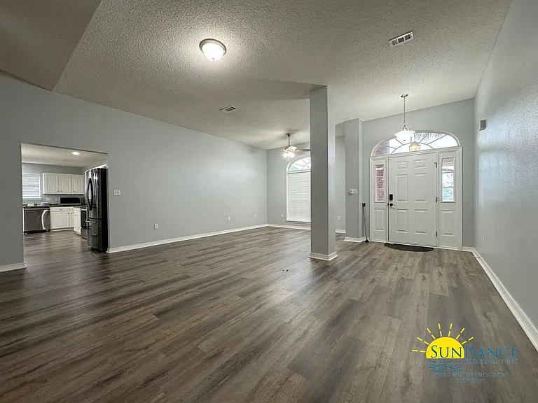 139 Strike Eagle Dr — Photo 2