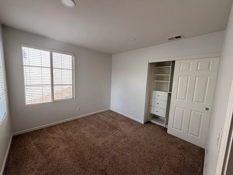 2221 Amaryllis Cir — Photo 11