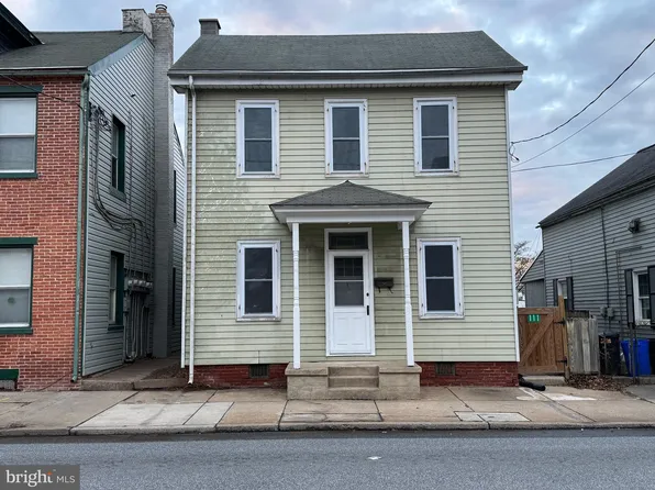 111 S Main St, Manheim, PA 17545