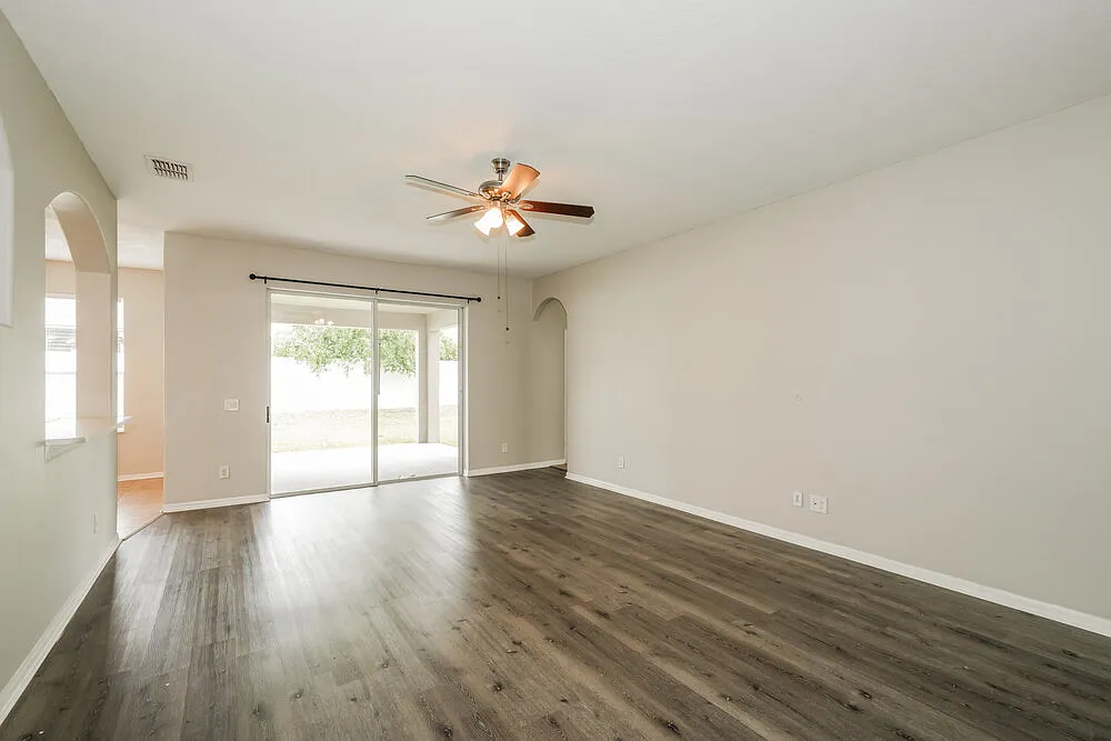 5 bed, 3.0 bath, 3393 sqft, $2,810 — Photo 4