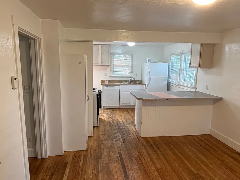 2044 10th Ave — Photo 3